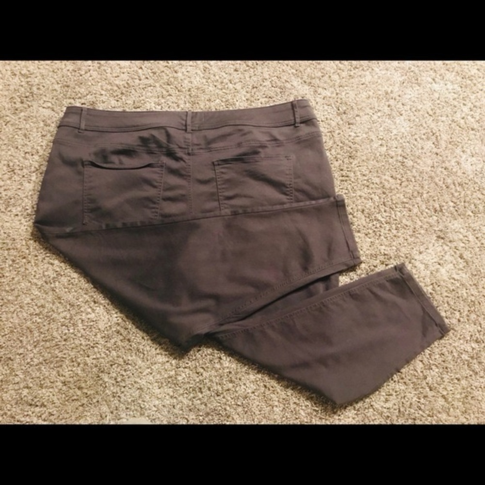 Women's plus size ( petite ) size 28